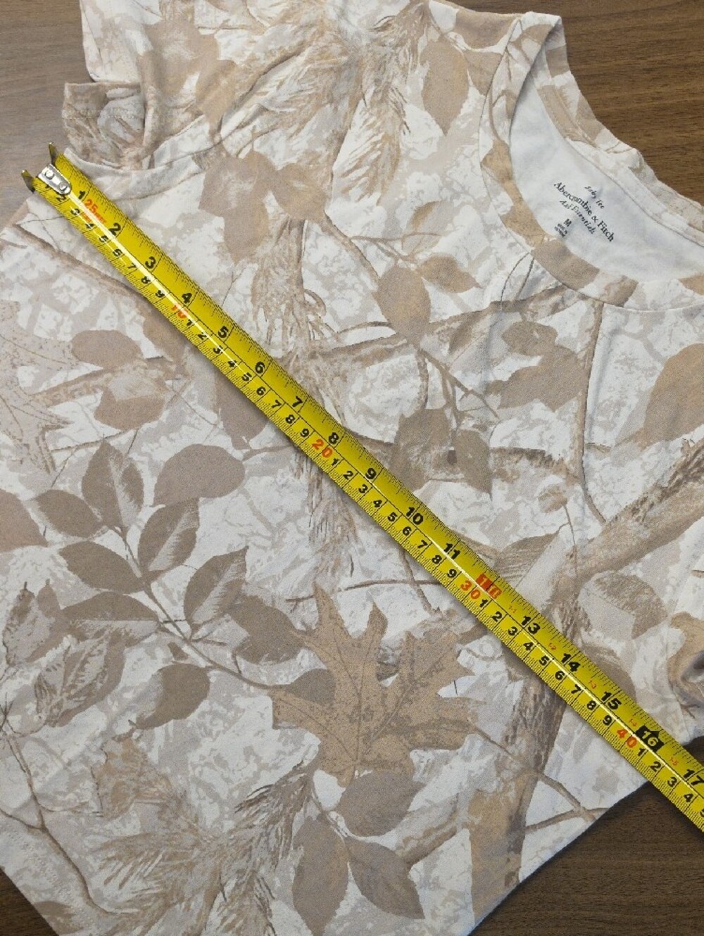 Abercrombie & Fitch Neutral Camo, Essential Tuckable Baby Tee, Size Med. - Picture 4 of 5